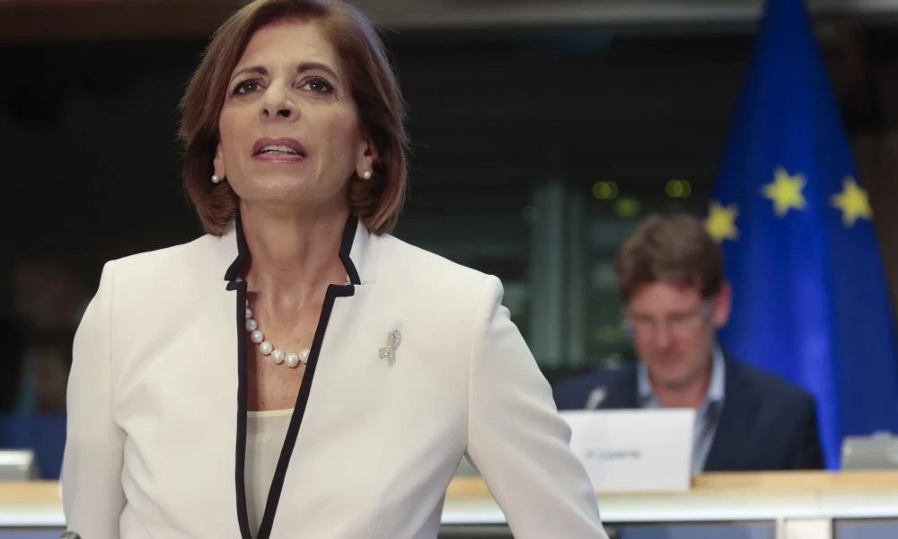 Κορονοϊός: Η ΕΕ επισπεύδει την έγκριση εμβολών προσαρμοσμένα στην νέα μετάλλαξη